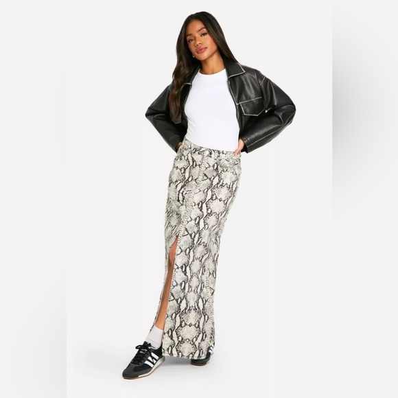 BLUE BLUSH High Waist Snakeskin Print Maxi Skirt size Medium - Picture 7 of 7